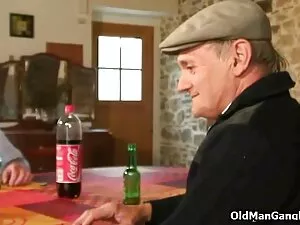 平凡的女孩才是老大 同性恋男性管